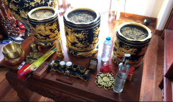Thủ tục hạ bớt bài vị, bát hương trên bàn thờ